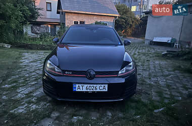 Хетчбек Volkswagen Golf 2013 в 