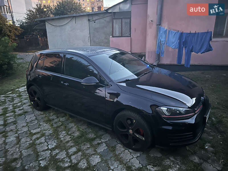 Хэтчбек Volkswagen Golf 2013 в Львове