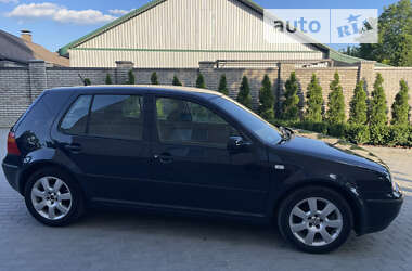 Хэтчбек Volkswagen Golf 2003 в Могилев-Подольске