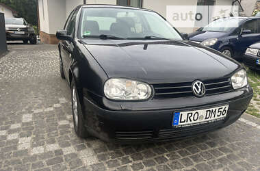 Хетчбек Volkswagen Golf 2001 в Звягелі