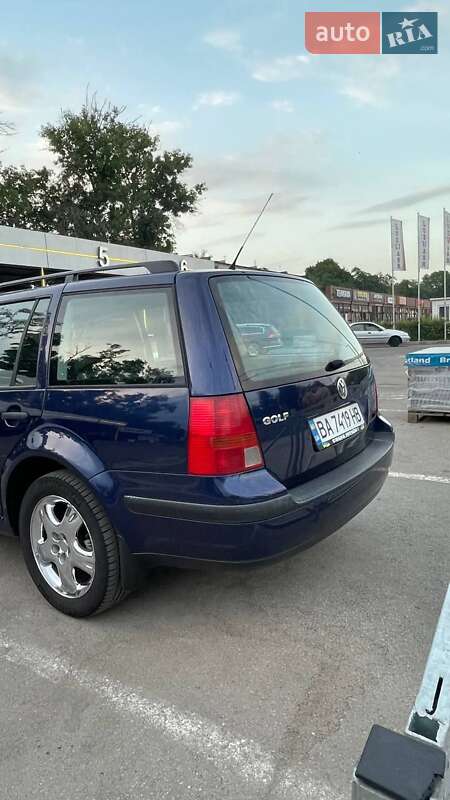 Універсал Volkswagen Golf 2002 в Кропивницькому