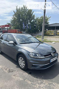 Хэтчбек Volkswagen Golf 2019 в Киеве