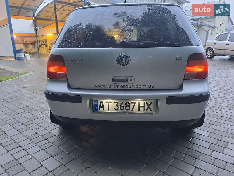 Хэтчбек Volkswagen Golf 2002 в Долине