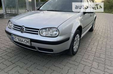 Хэтчбек Volkswagen Golf 2003 в Стрые