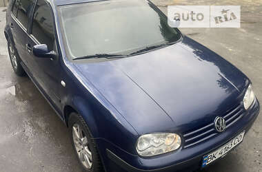 Хэтчбек Volkswagen Golf 2000 в Ровно