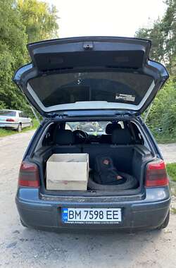 Хэтчбек Volkswagen Golf 2002 в Глухове