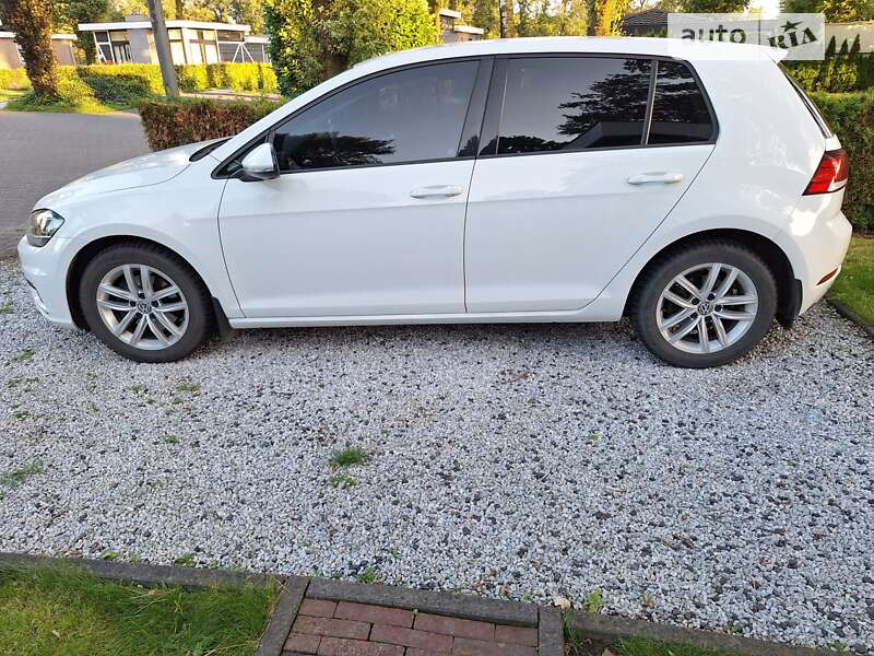 Хетчбек Volkswagen Golf 2018 в Києві