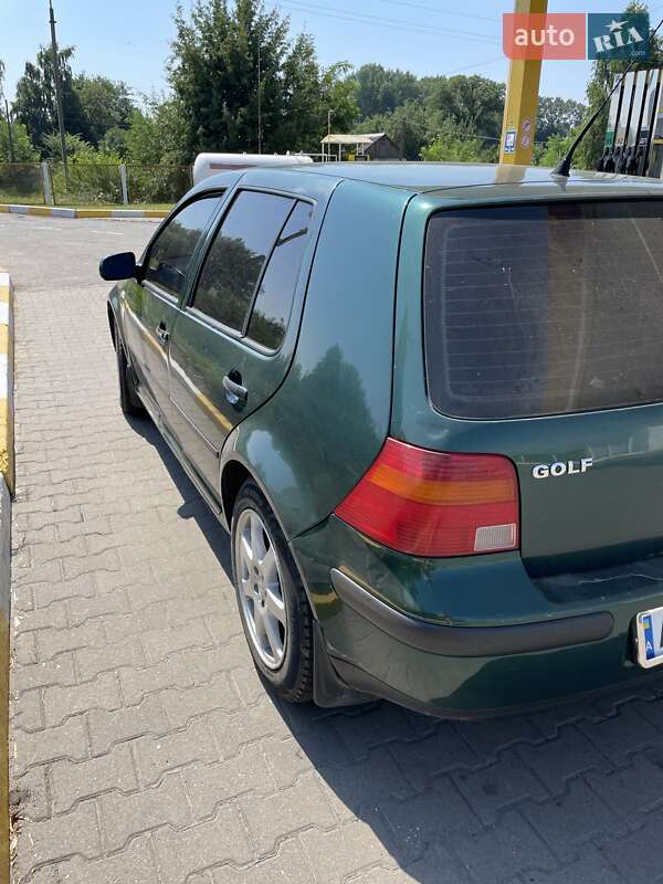 Хетчбек Volkswagen Golf 2000 в Згурівці
