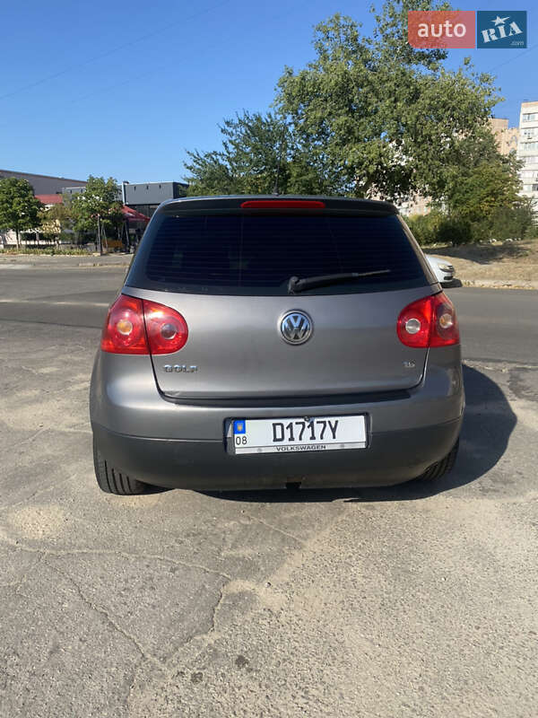 Хетчбек Volkswagen Golf 2006 в Запоріжжі
