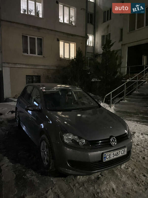 Хетчбек Volkswagen Golf 2011 в Сторожинці