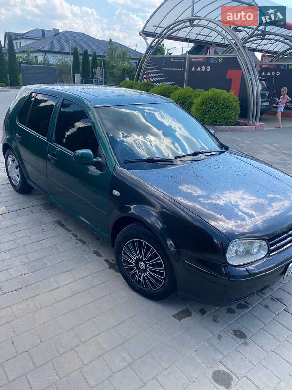 Хетчбек Volkswagen Golf 1998 в Старому Самборі