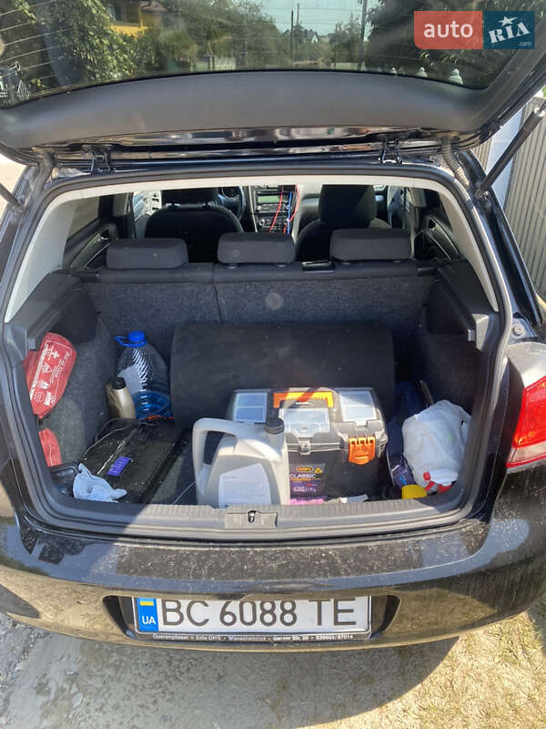 Хэтчбек Volkswagen Golf 2011 в Львове