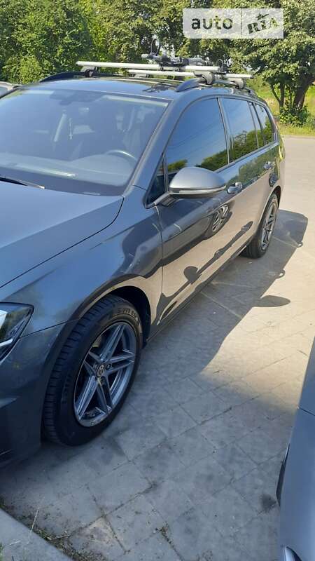 Универсал Volkswagen Golf 2017 в Львове