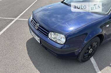 Хетчбек Volkswagen Golf 2002 в Рівному