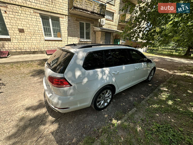 Универсал Volkswagen Golf 2018 в Хотине