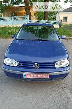 Хэтчбек Volkswagen Golf 2002 в Гоще