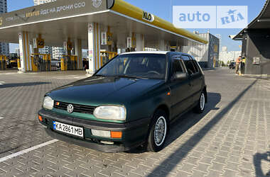 Хэтчбек Volkswagen Golf 1996 в Киеве