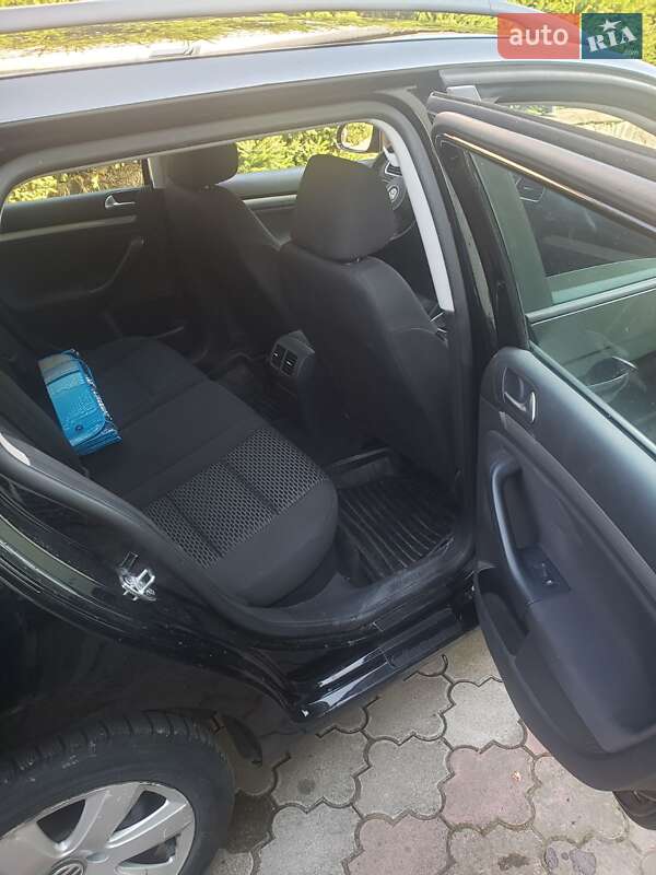 Универсал Volkswagen Golf 2012 в Бучаче