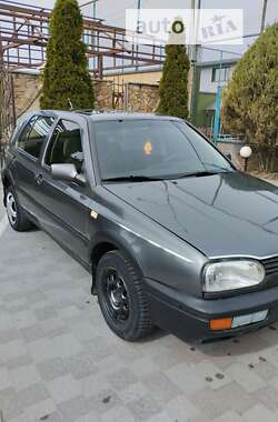 Хетчбек Volkswagen Golf 1993 в Сарнах