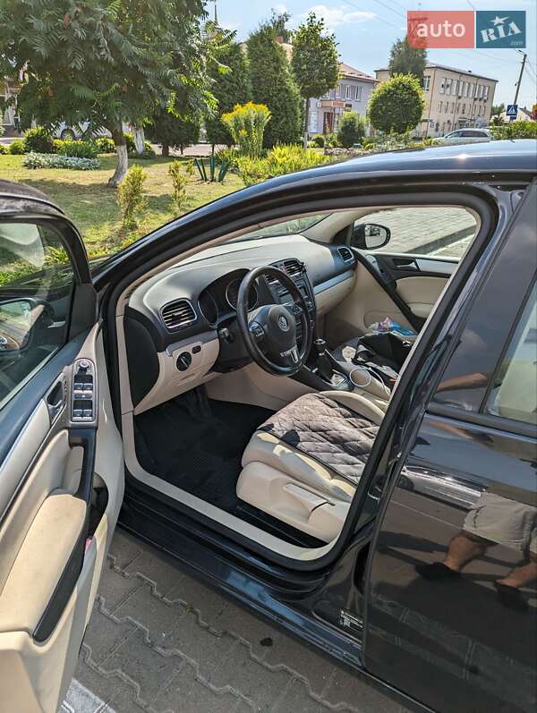Хетчбек Volkswagen Golf 2009 в Рівному