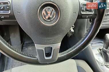 Хэтчбек Volkswagen Golf 2012 в 
