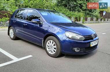 Хэтчбек Volkswagen Golf 2012 в 
