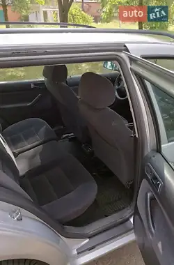 Volkswagen Golf 2000