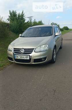 Універсал Volkswagen Golf 2009 в Рівному