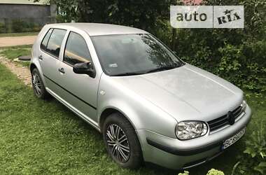 Хэтчбек Volkswagen Golf 2001 в Самборе