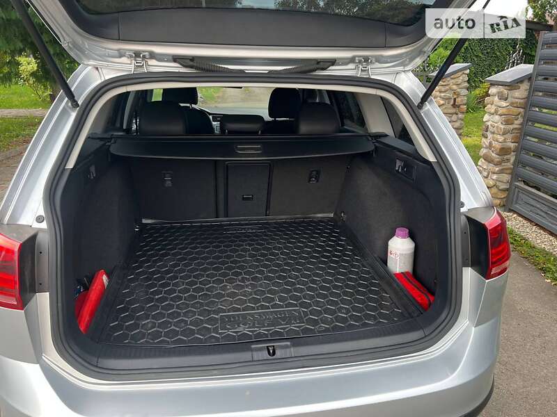 Универсал Volkswagen Golf 2017 в Ивано-Франковске