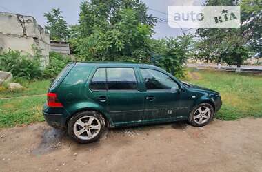 Хэтчбек Volkswagen Golf 2000 в Маяках