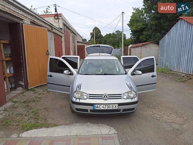 Хетчбек Volkswagen Golf 1999 в Луцьку
