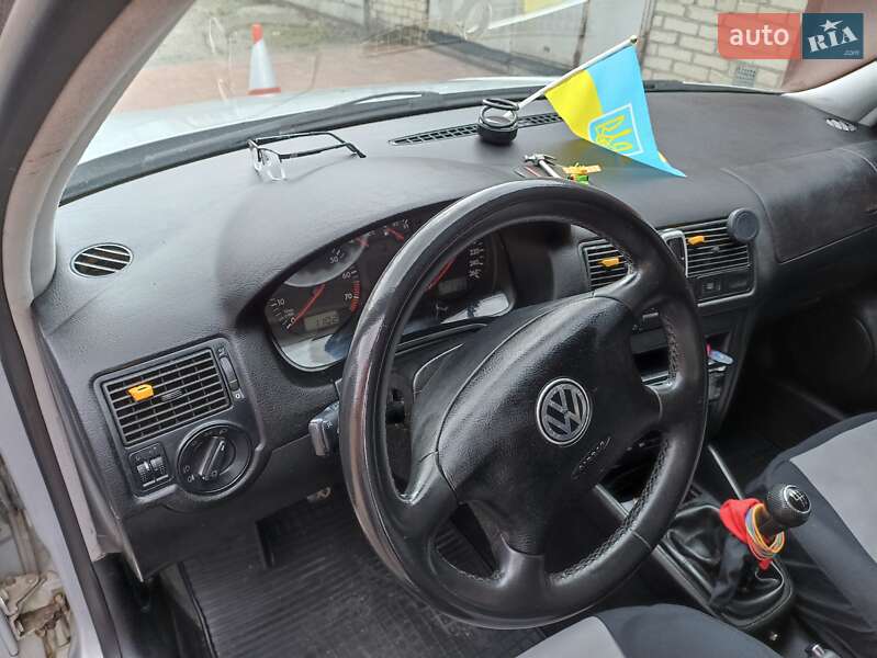 Хетчбек Volkswagen Golf 1999 в Луцьку