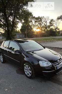 Хэтчбек Volkswagen Golf 2006 в Коростене