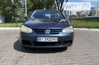 Хэтчбек Volkswagen Golf 2004 в Киеве