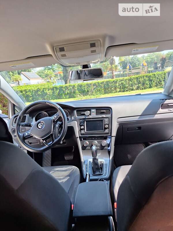 Хетчбек Volkswagen Golf 2018 в Києві