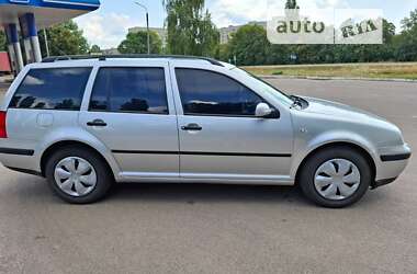 Універсал Volkswagen Golf 2001 в Сумах