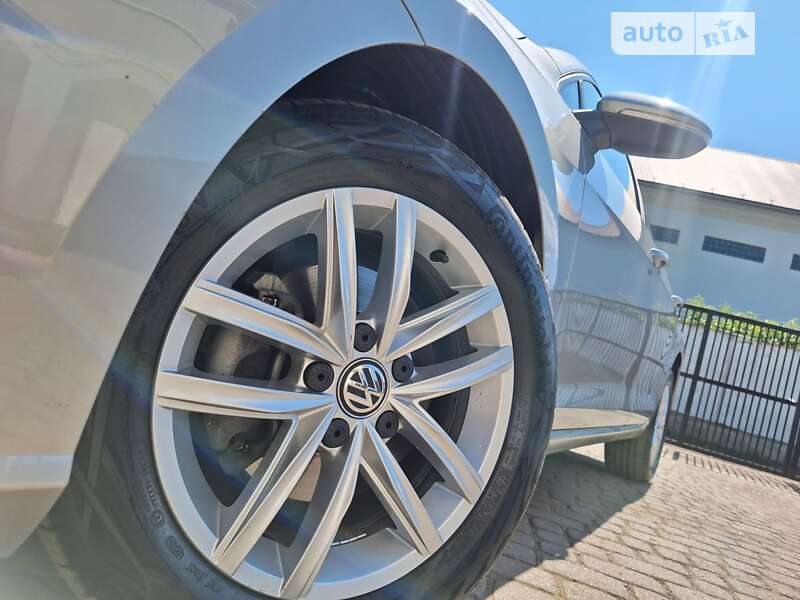 Хетчбек Volkswagen Golf 2019 в Сваляві