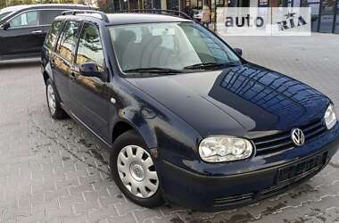 Универсал Volkswagen Golf 2001 в Ровно