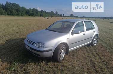 Хэтчбек Volkswagen Golf 2000 в Ичне