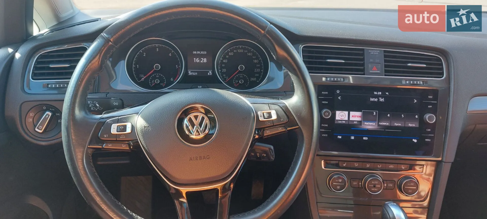 Volkswagen Golf 2017 VIN WVWZZZAUZHP750875 фото оголошення 12 з 50