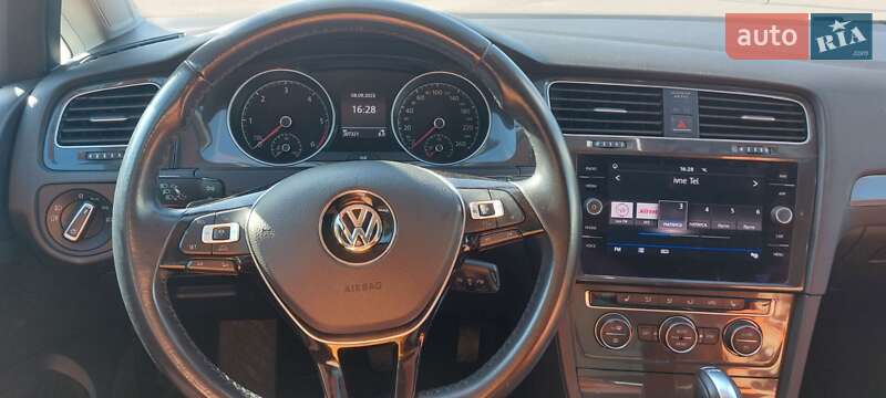 Универсал Volkswagen Golf 2017 в Киеве