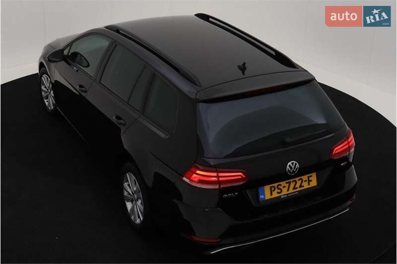 Универсал Volkswagen Golf 2017 в Киеве