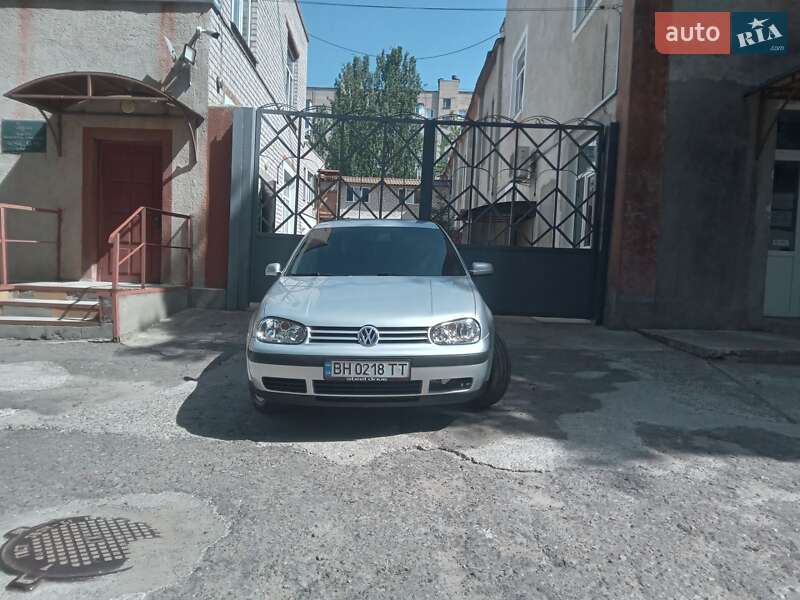 Хэтчбек Volkswagen Golf 2001 в Николаеве