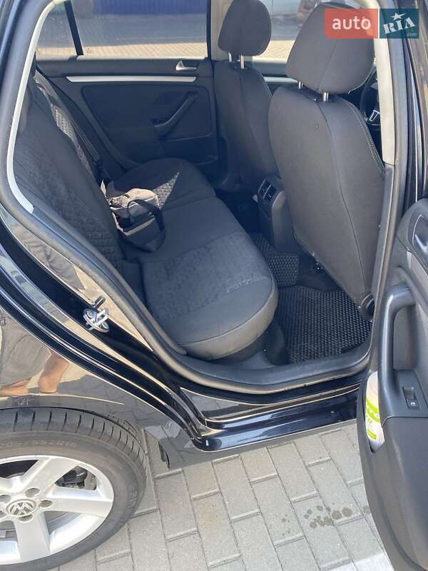 Универсал Volkswagen Golf 2010 в Бережанах