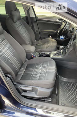 Универсал Volkswagen Golf 2015 в 