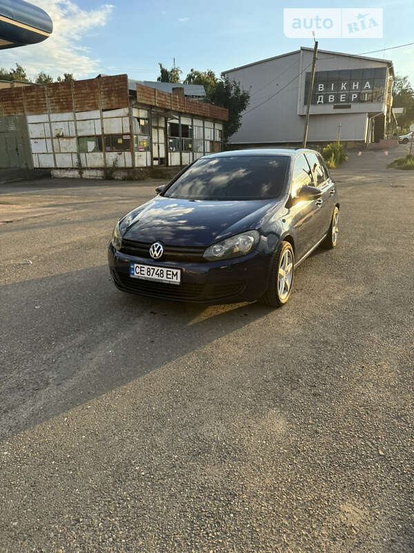 Хэтчбек Volkswagen Golf 2010 в Черновцах