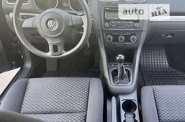 Хэтчбек Volkswagen Golf 2010 в Черновцах