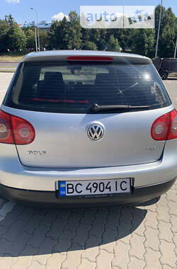 Хетчбек Volkswagen Golf 2004 в Мостиській