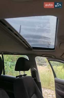 Хэтчбек Volkswagen Golf 2001 в 